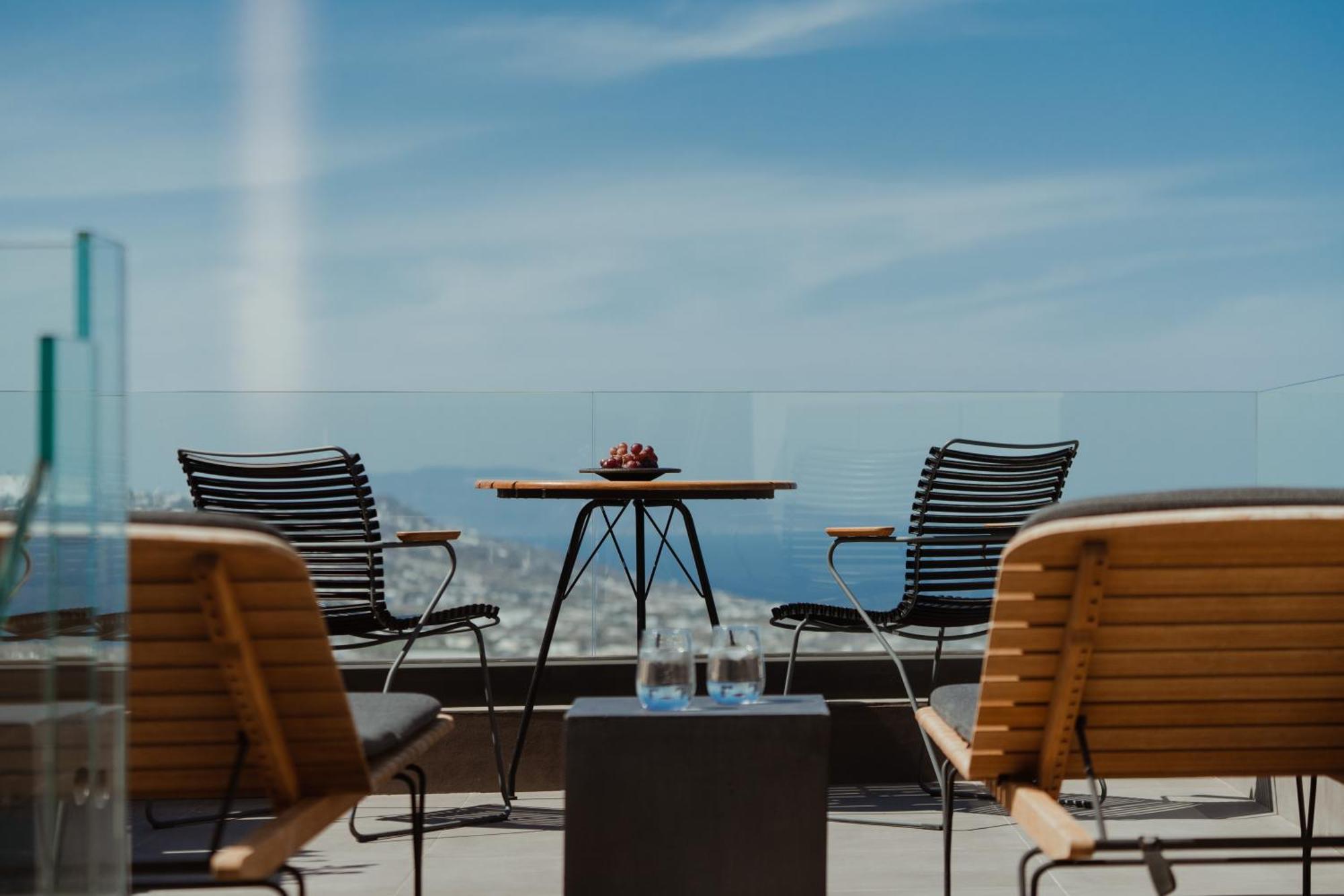 Apikia Santorini Hotel Pýrgos Buitenkant foto
